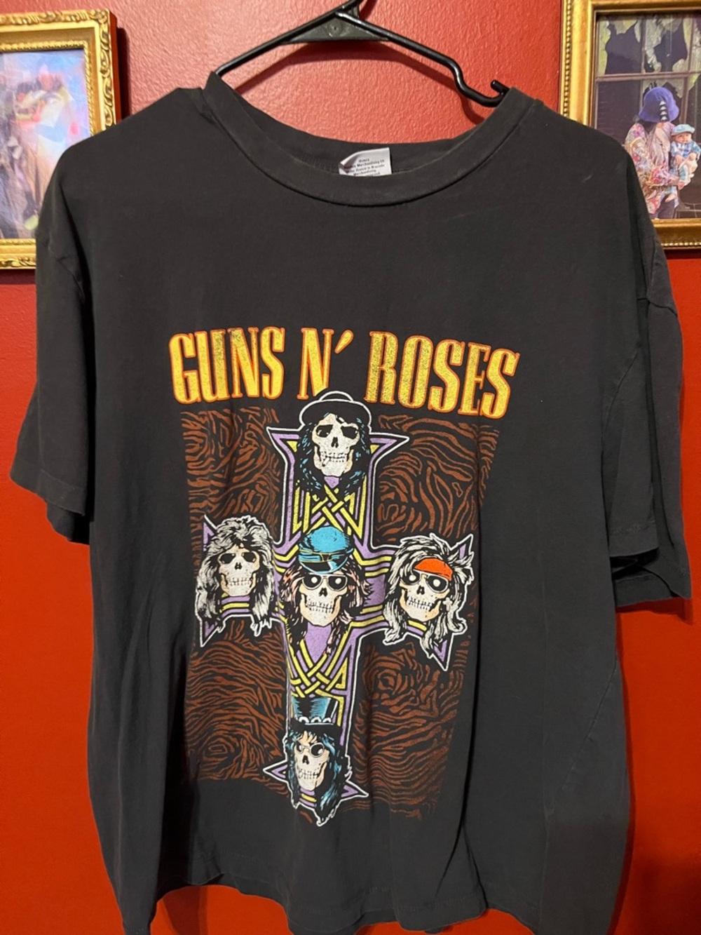 Guns N' Roses Black Graphic Tee - Skull Cross Design